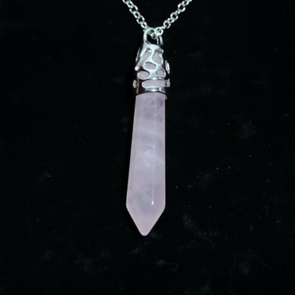 NEW Elegant Silver and Pink Pendant Necklace